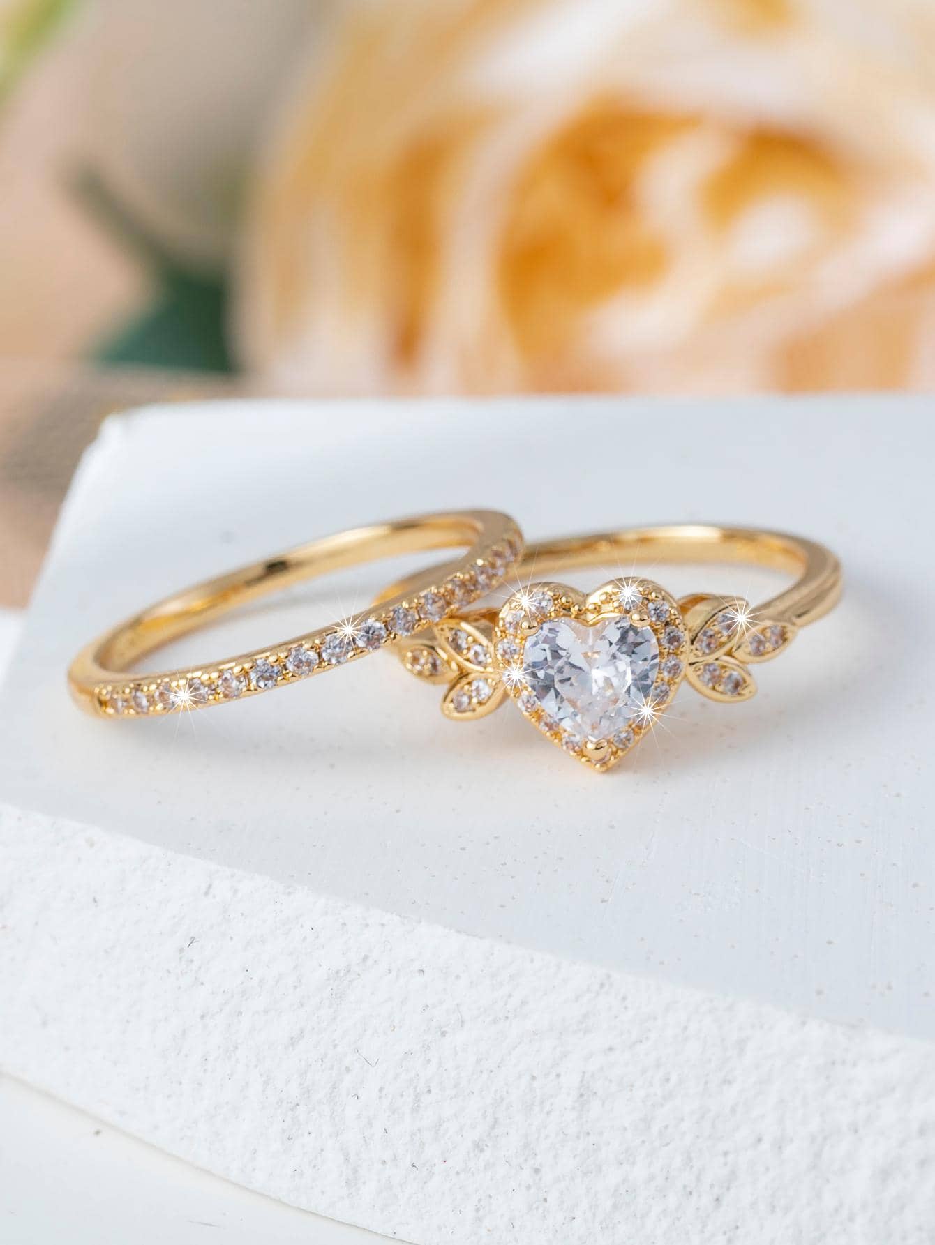 Amelia – Elegant two-piece ring set with timeless sparkle