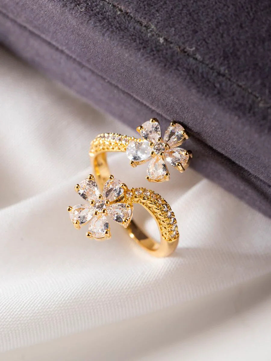 Camellia – Elegant blossom ring with refined sparkle