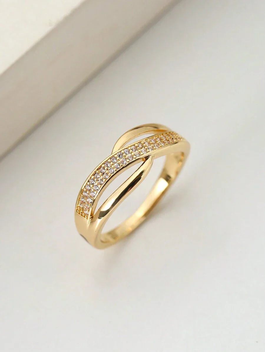 Catherine – Classic zirconia & gold ring