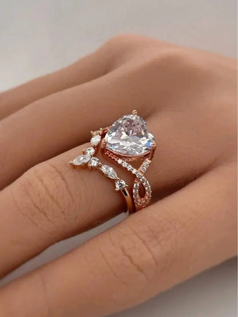 Rosalia – Rose-gold double ring set with timeless elegance