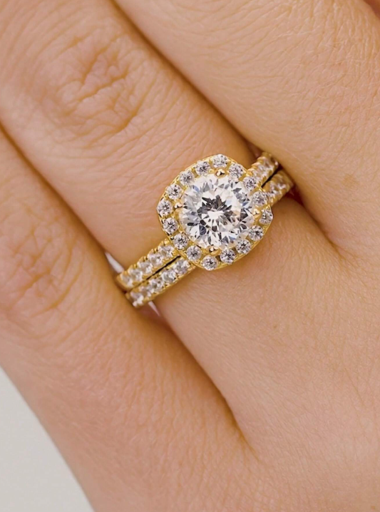 Rosemary – Classic gold ring with a timeless cubic zirconia sparkle